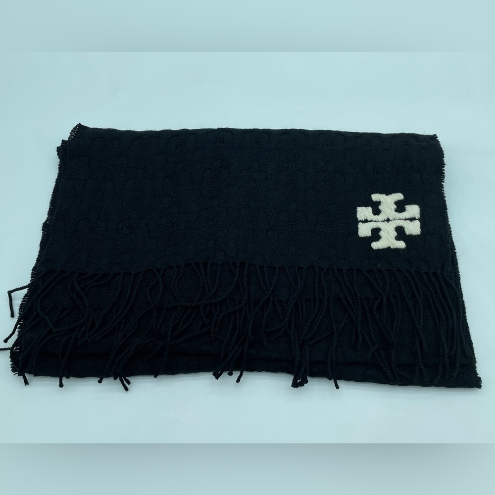 EUC Tory Burch WHIPSTITCH Double Stitch T SCARF Merino Wool Black with Fringe